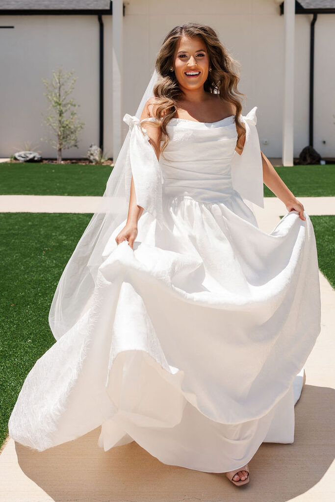 Grace Manor Events Bride in front of Venue (2)